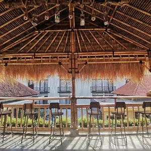  Hostel Nuka Endonezya